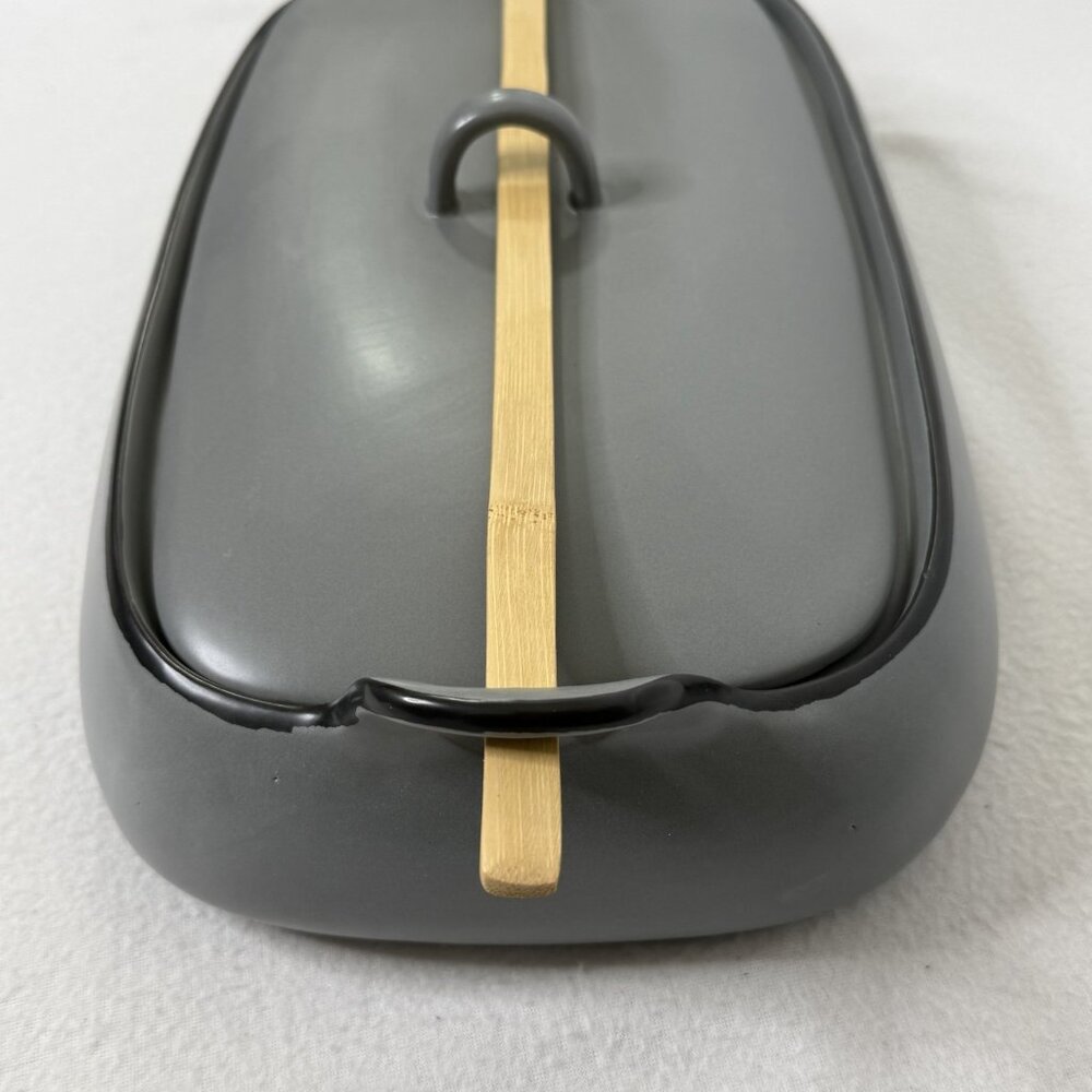 Servappetit Potbelly Covered Baking Dish Gray Ceramic w/Lid and Spoon 9 x 15 in - Picture 3 of 10
